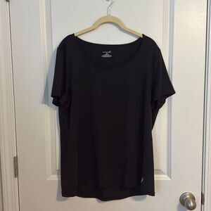 Black Athletic Top - scoopneck